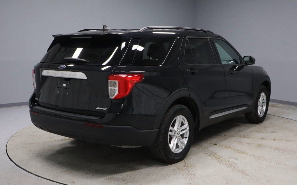 Certified 2023 Ford Explorer XLT image 5