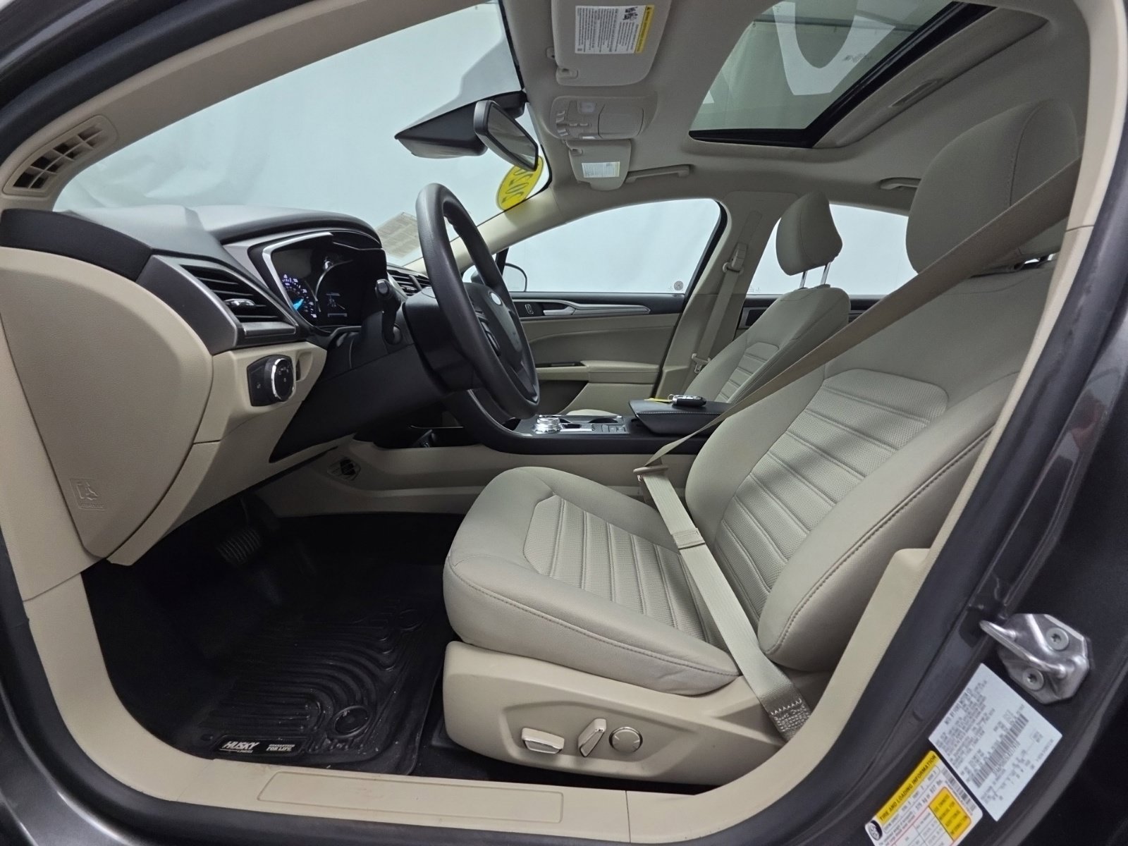 Certified 2020 Ford Fusion SE FWD image 16