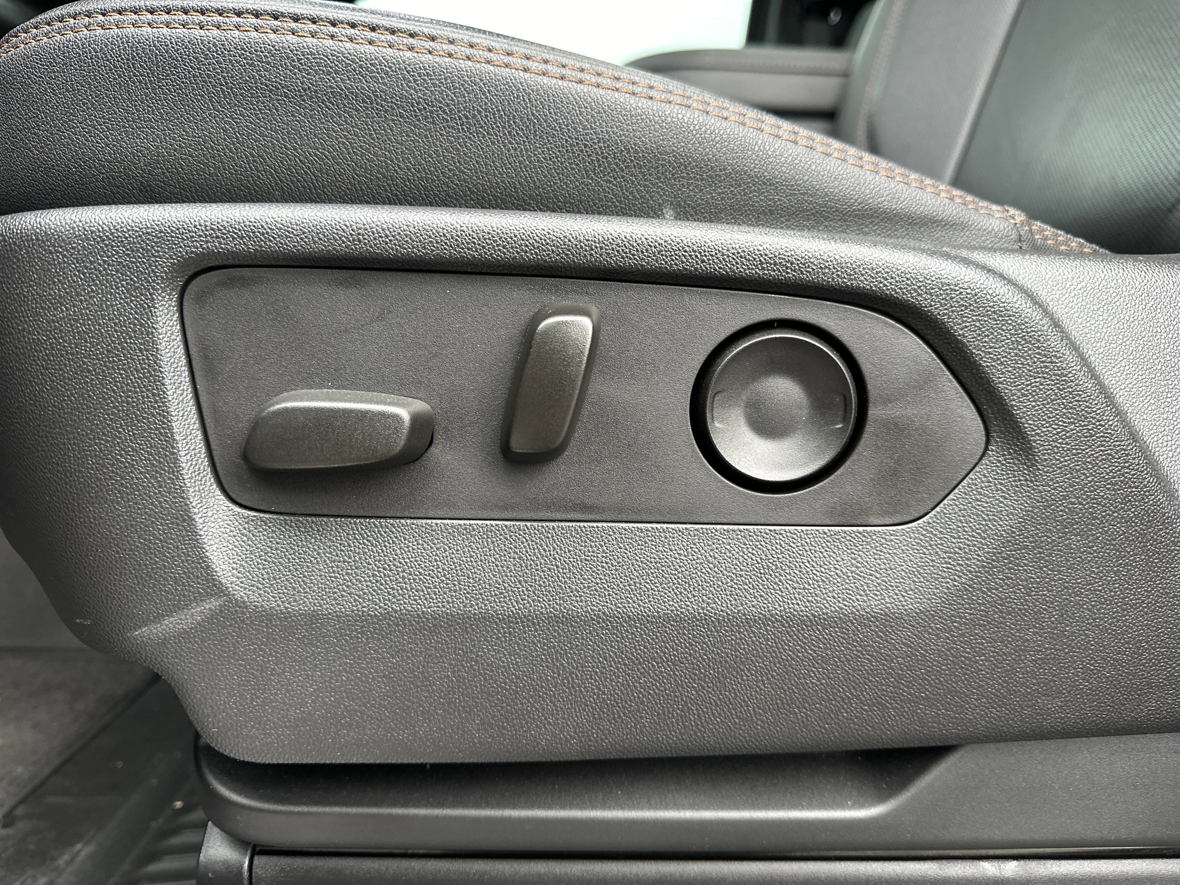 Used 2023 GMC Sierra 1500 AT4 w/ AT4 Premium Package image 16