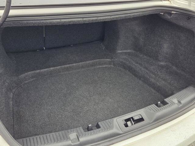 Certified 2019 Ford Taurus Limited FWD image 11
