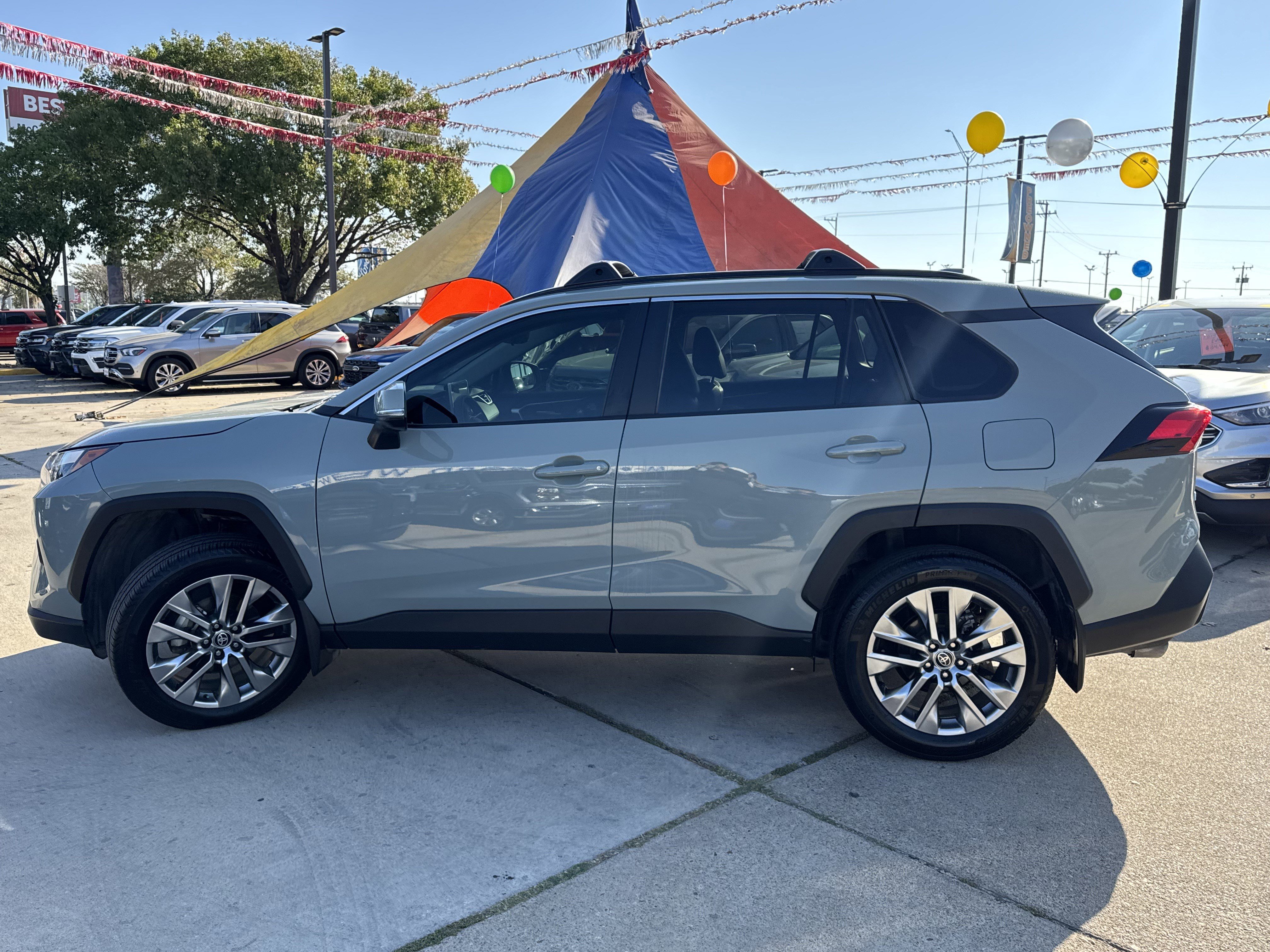 Used 2023 Toyota RAV4 XLE Premium image 7