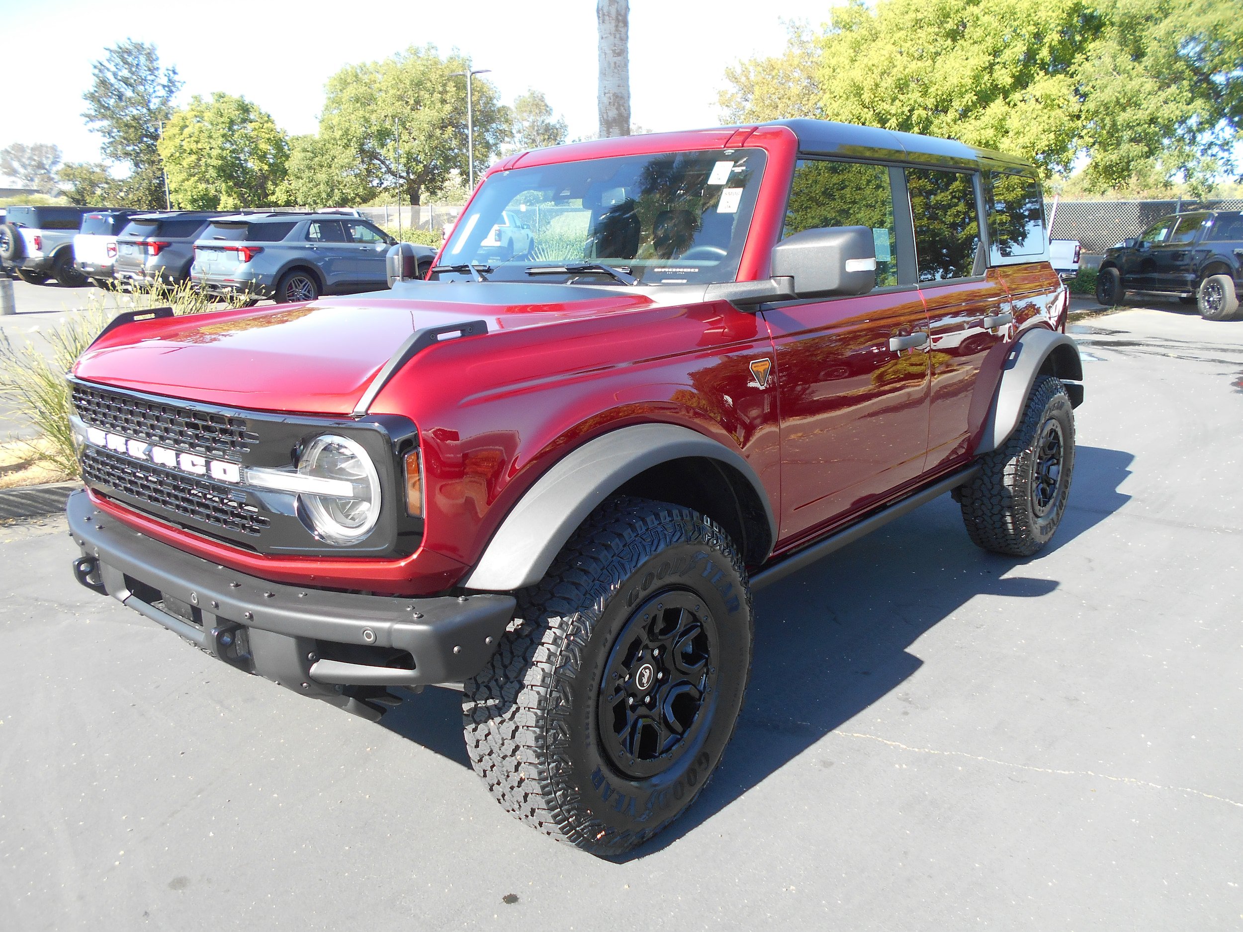 Certified 2025 Ford Bronco Badlands AWD/4WD video 1
