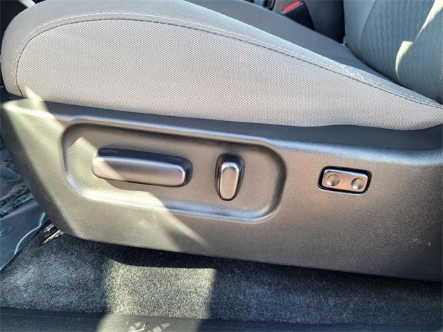 Used 2020 Toyota Tacoma 2WD Double Cab image 11