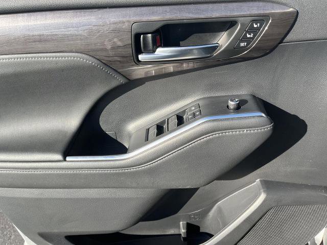 Used 2022 Toyota Highlander Limited image 10