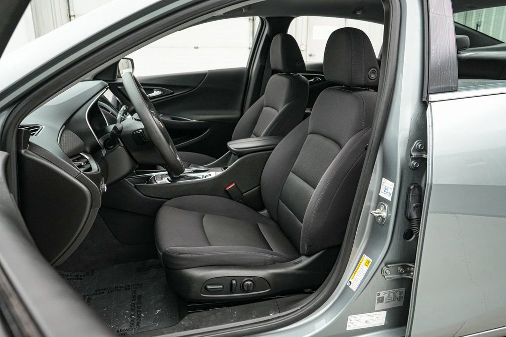 Used 2024 Chevrolet Malibu LT image 11