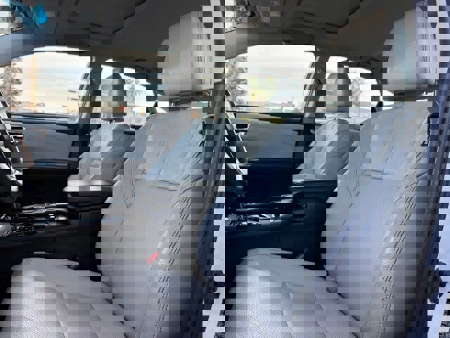 Used 2018 Toyota Avalon Limited image 19