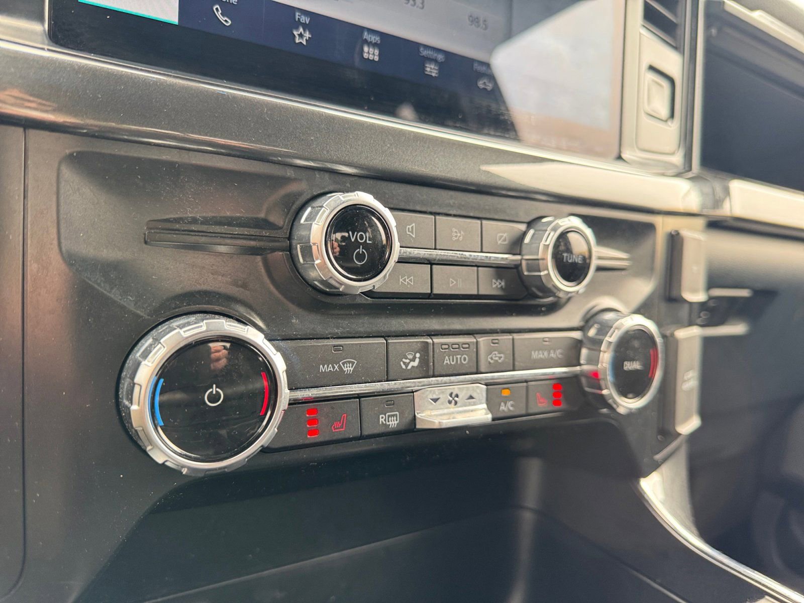 Certified 2022 Ford F150 XLT w/ Equipment Group 302A High image 27