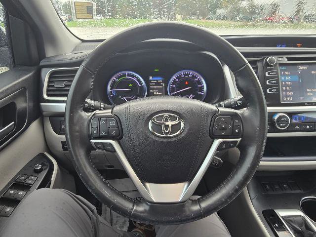 Used 2019 Toyota Highlander XLE AWD/4WD image 31