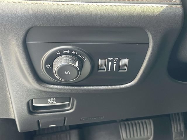 Used 2023 Jeep Grand Cherokee L Summit AWD/4WD image 23