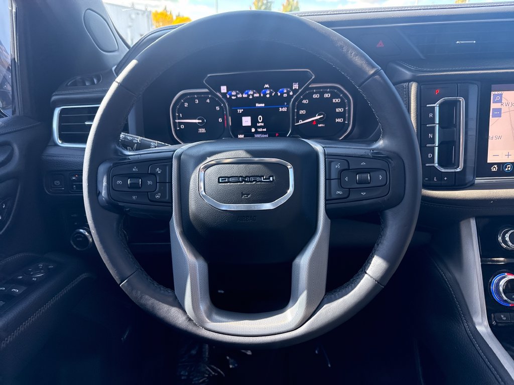 Used 2021 GMC Yukon Denali w/ Denali Premium Package AWD/4WD image 22