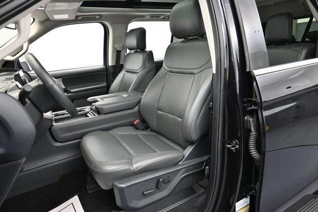 Certified 2025 Ford Expedition Active AWD/4WD image 13