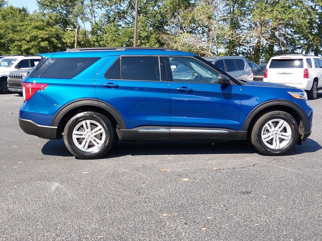 Certified 2023 Ford Explorer XLT w/ Equipment Group 202A RWD image 3