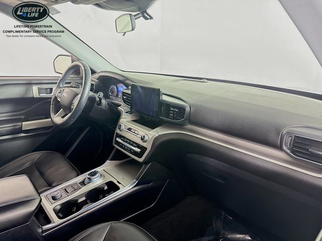 Certified 2022 Ford Explorer XLT w/ Equipment Group 202A image 30