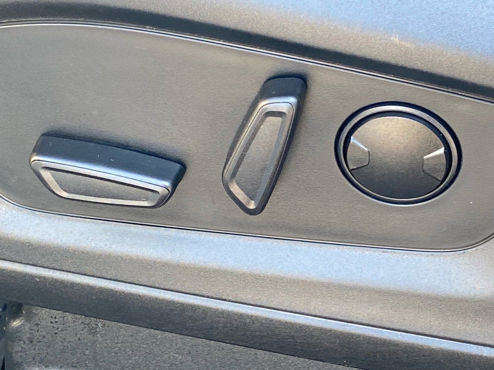 Certified 2023 Ford Explorer XLT w/ Equipment Group 202A image 14