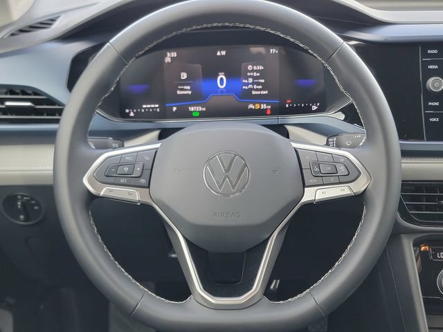 Used 2024 Volkswagen Taos SE FWD image 31