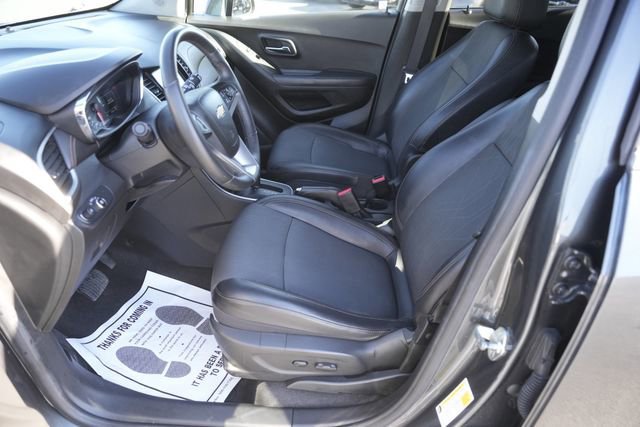 Used 2017 Chevrolet Trax LT w/ LT Convenience Package image 9