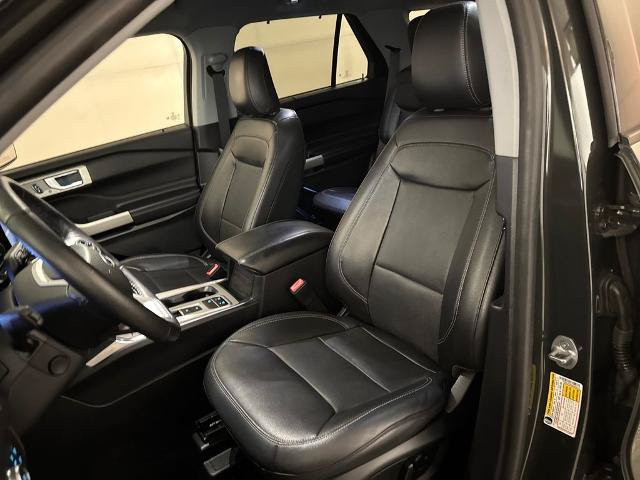 Certified 2022 Ford Explorer Limited w/ Equipment Group 301A RWD image 16