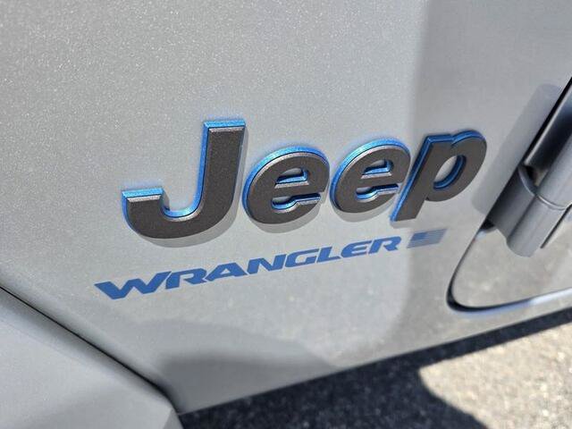 Used 2024 Jeep Wrangler Unlimited AWD/4WD image 18
