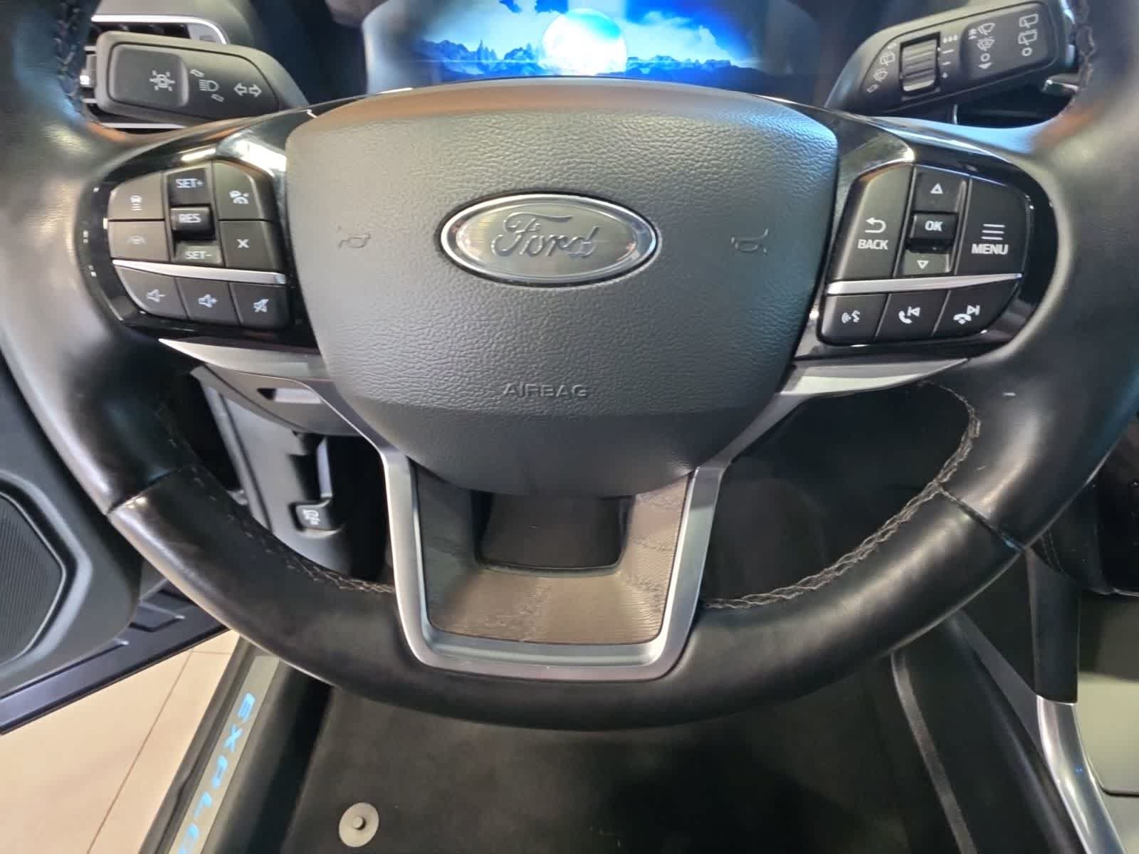 Certified 2022 Ford Explorer Platinum w/ Equipment Group 601A AWD/4WD image 20
