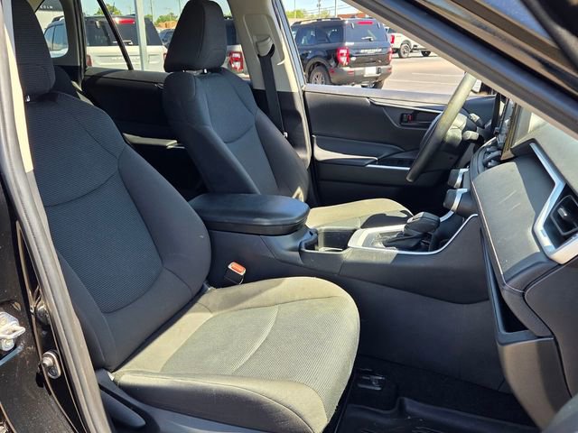 Used 2022 Toyota RAV4 LE FWD image 16