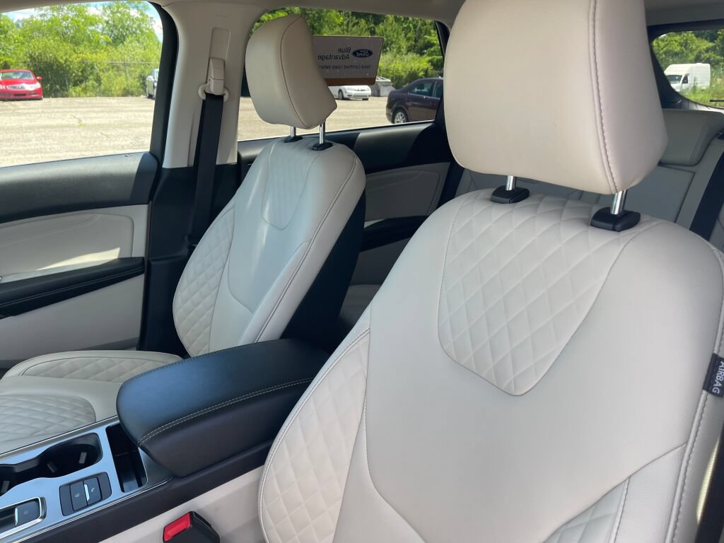 Certified 2024 Ford Edge Titanium AWD/4WD image 6