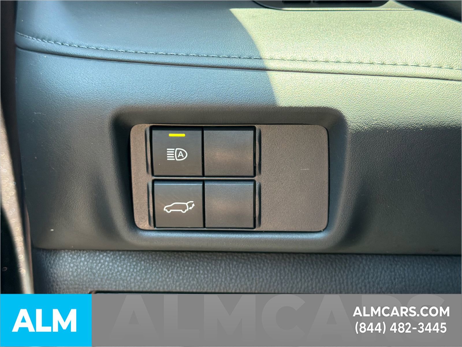 Used 2022 Toyota Highlander XLE FWD image 39