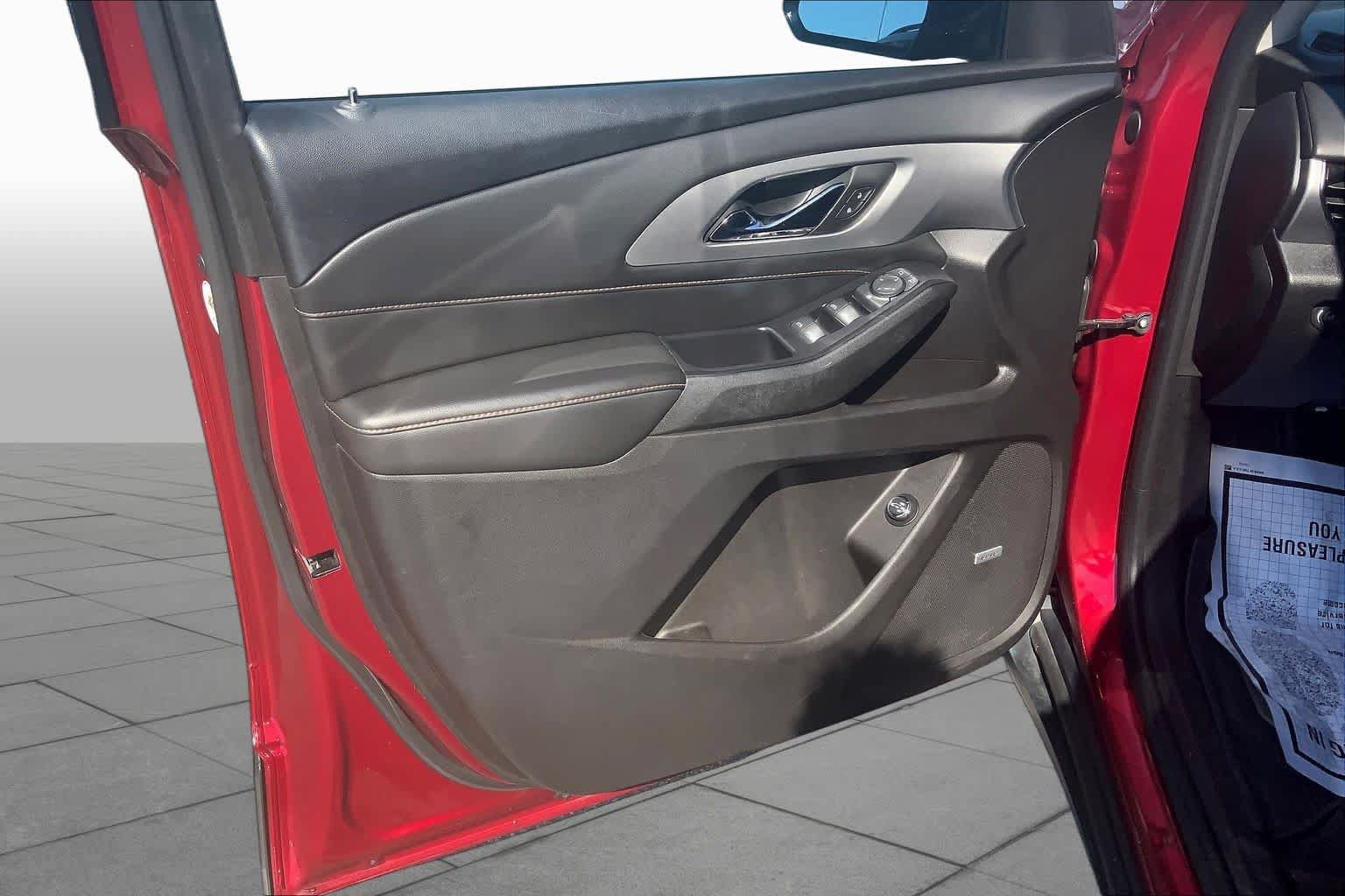 Used 2018 Chevrolet Traverse LT FWD image 22