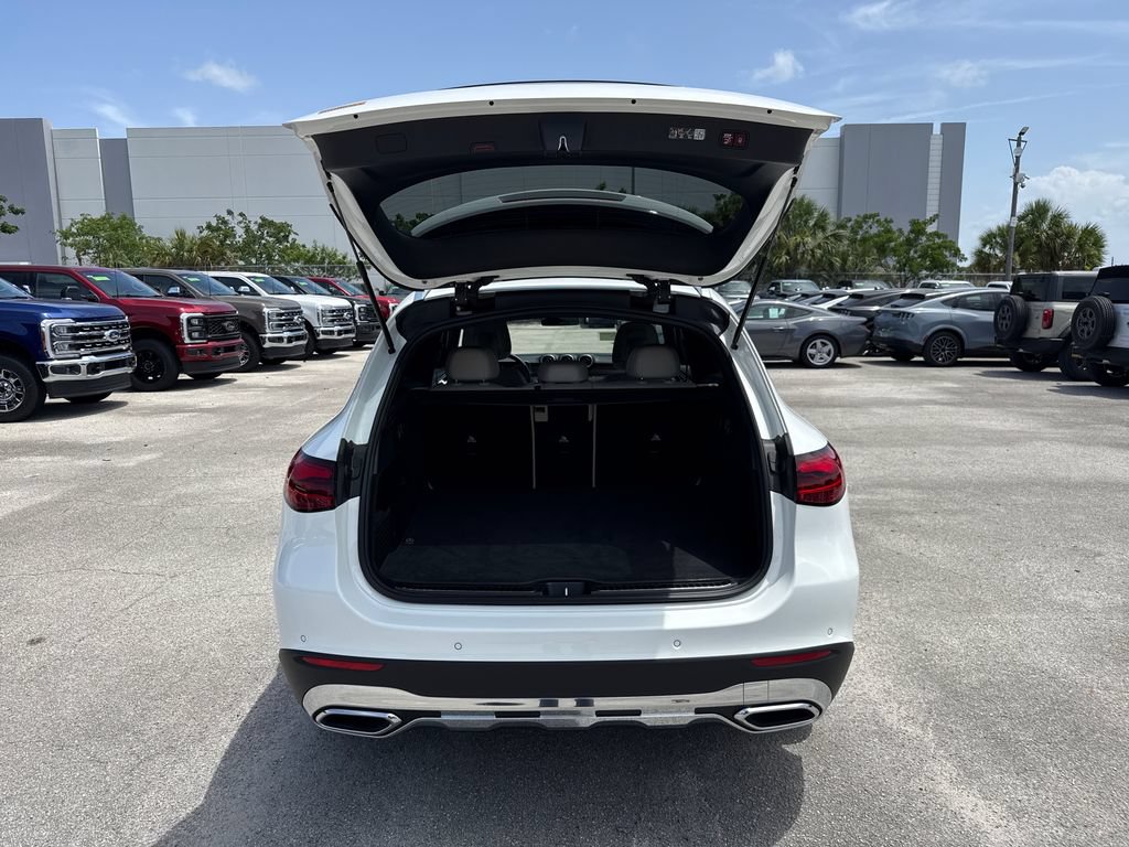 Used 2025 Mercedes-Benz GLC 300 image 27