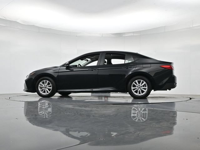 Used 2025 Toyota Camry LE FWD image 38