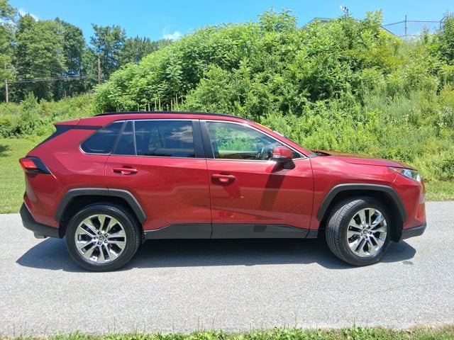 Used 2021 Toyota RAV4 XLE Premium AWD/4WD image 8