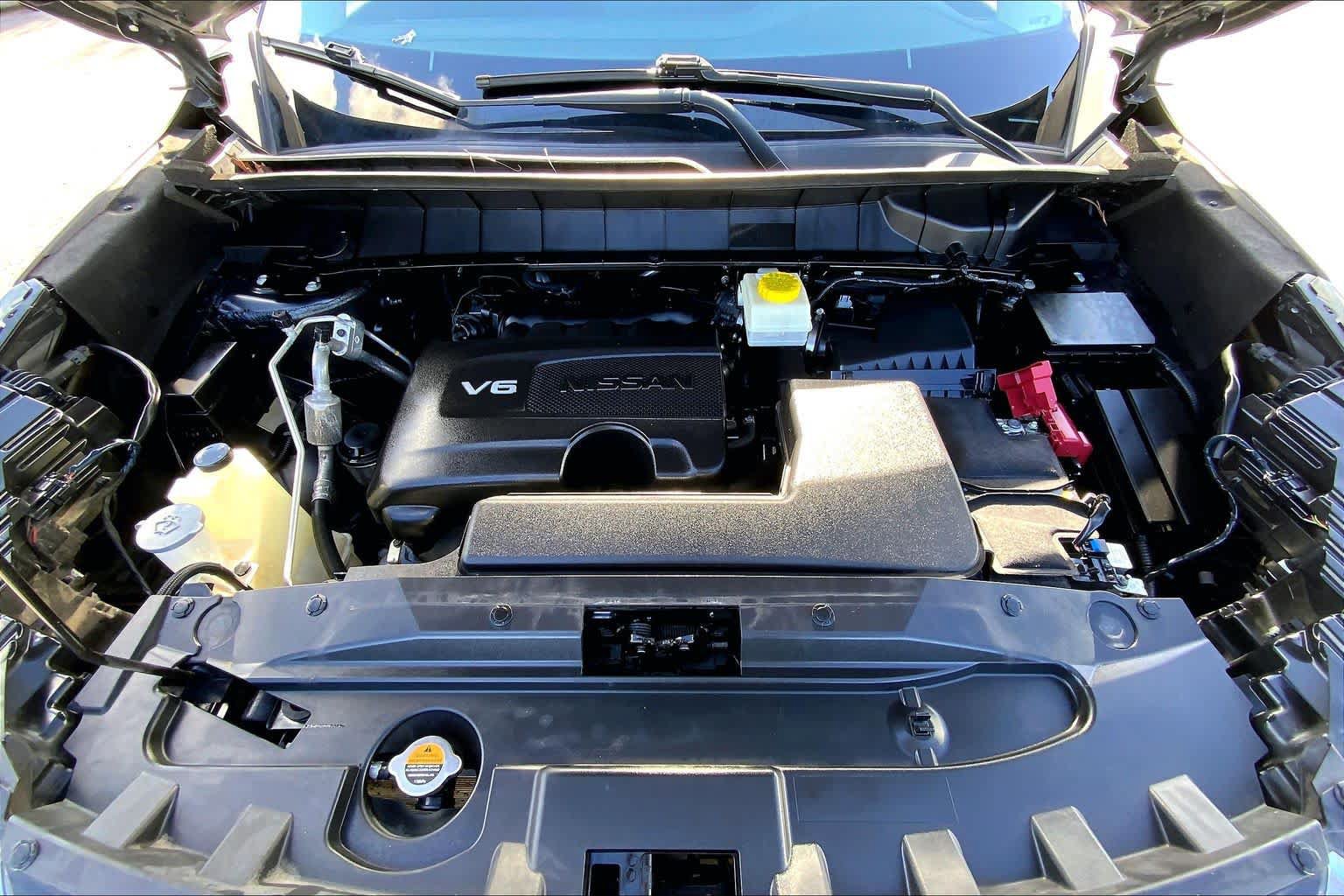 Used 2022 Nissan Pathfinder S FWD image 32