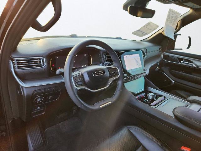 Used 2025 Jeep Wagoneer 4WD w/ Premium Group I image 9