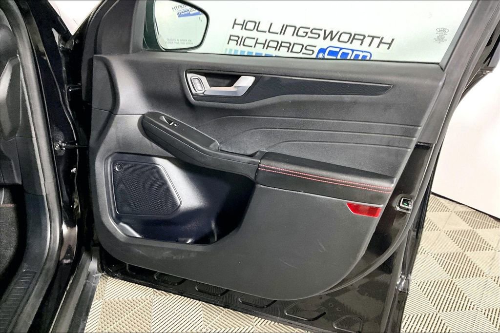 Certified 2023 Ford Escape ST-Line w/ Tech Pack #1 FWD image 16
