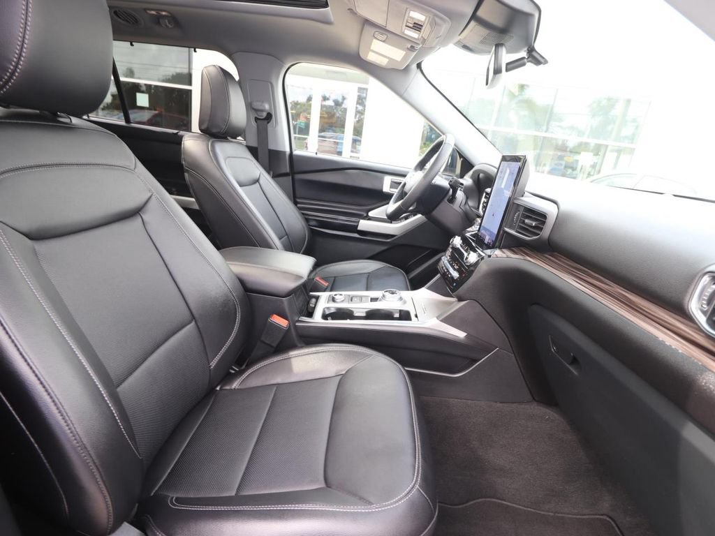 Certified 2023 Ford Explorer Limited w/ Limited Technology Package AWD/4WD image 24