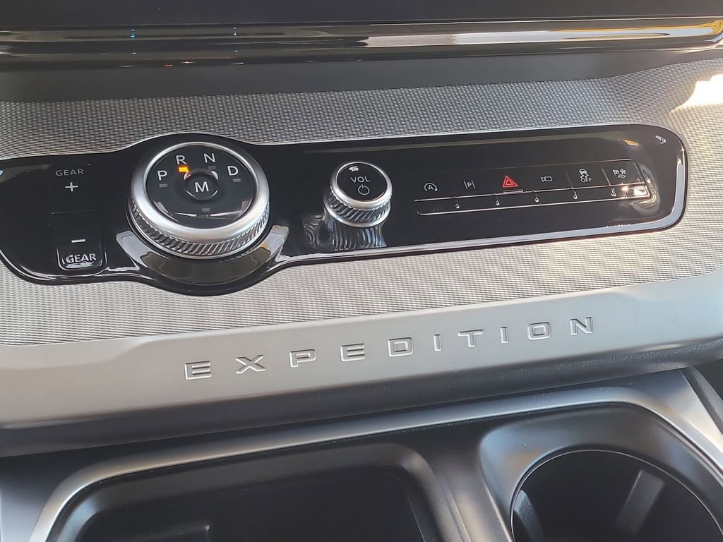Certified 2025 Ford Expedition Max Active RWD image 27