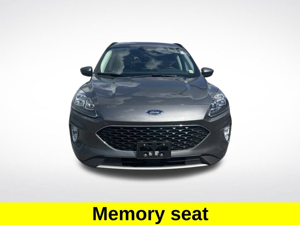 Certified 2022 Ford Escape Titanium AWD/4WD image 9