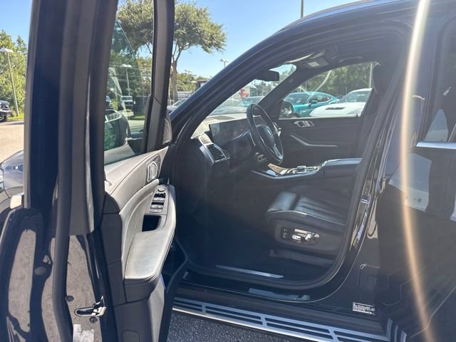 Used 2025 BMW X5 xDrive50e AWD/4WD image 14