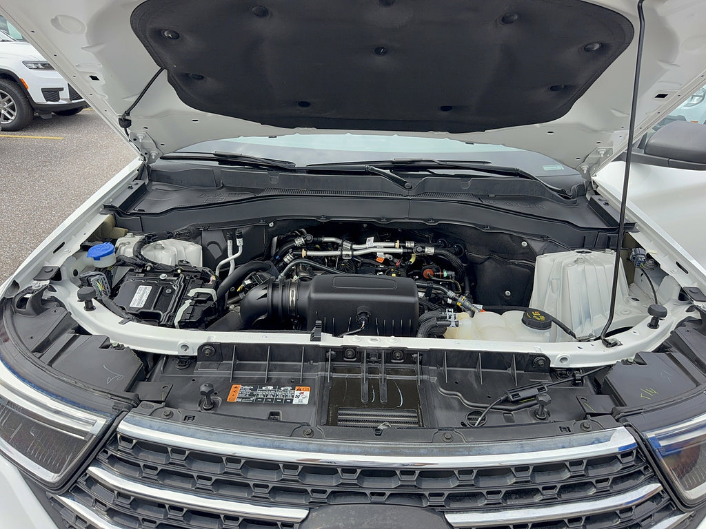 Certified 2023 Ford Explorer XLT w/ Equipment Group 202A RWD image 35