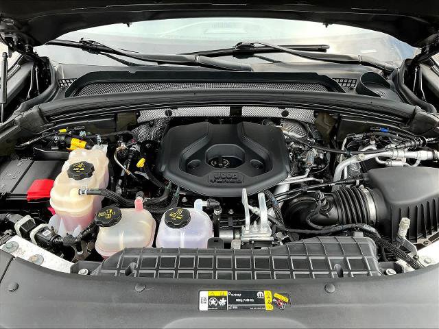 Used 2022 Jeep Grand Cherokee Summit AWD/4WD image 32