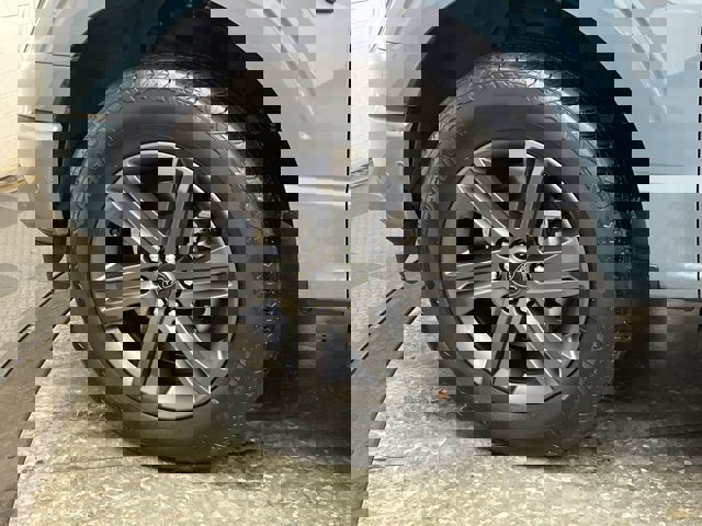 Certified 2023 Ford F150 Lariat w/ Equipment Group 502A High image 40