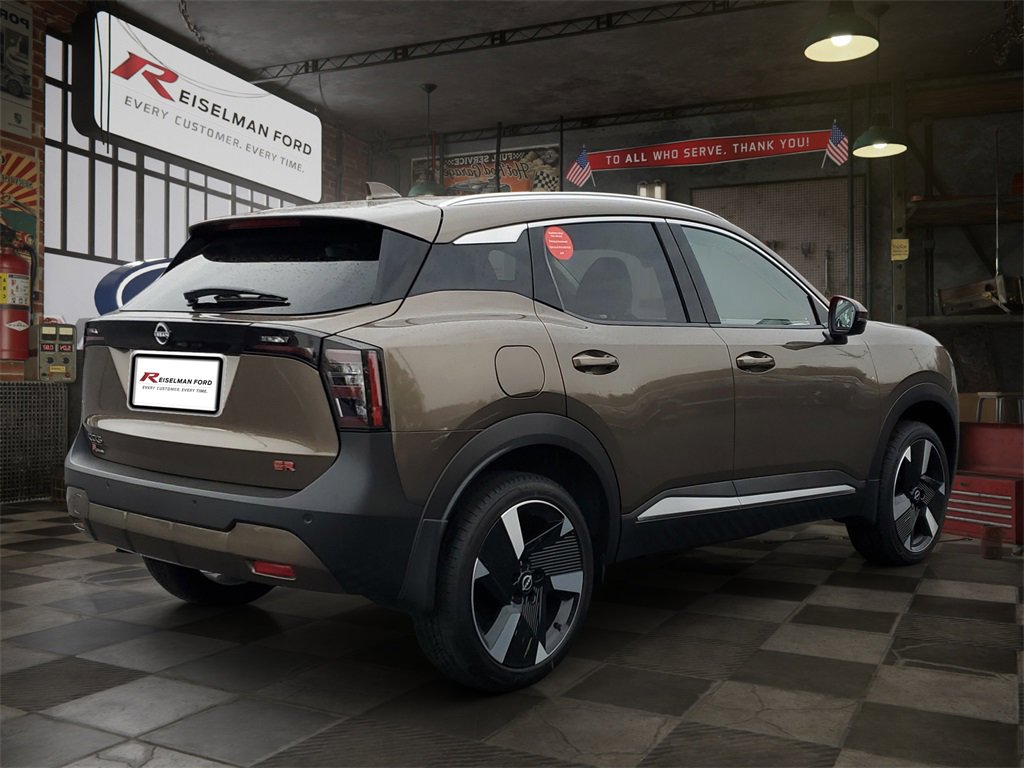 Used 2025 Nissan Kicks SR image 29