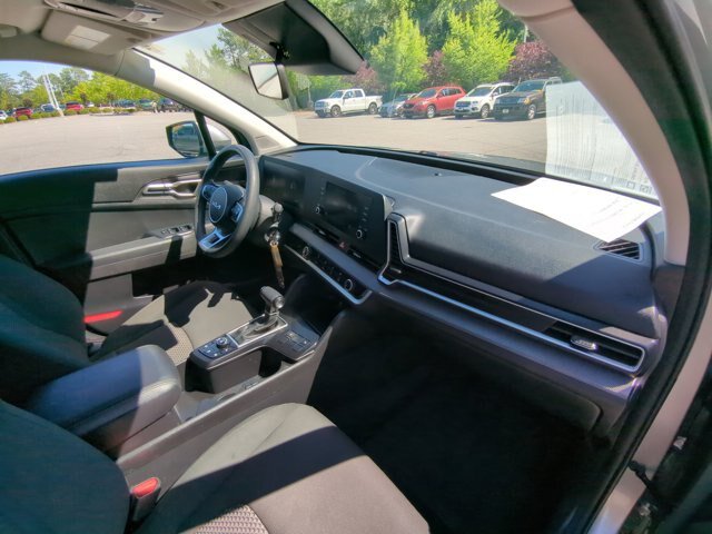 Used 2023 Kia Sportage LX AWD/4WD image 34