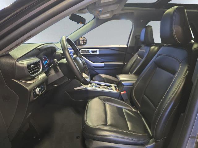 Certified 2023 Ford Explorer XLT w/ Equipment Group 202A AWD/4WD image 7