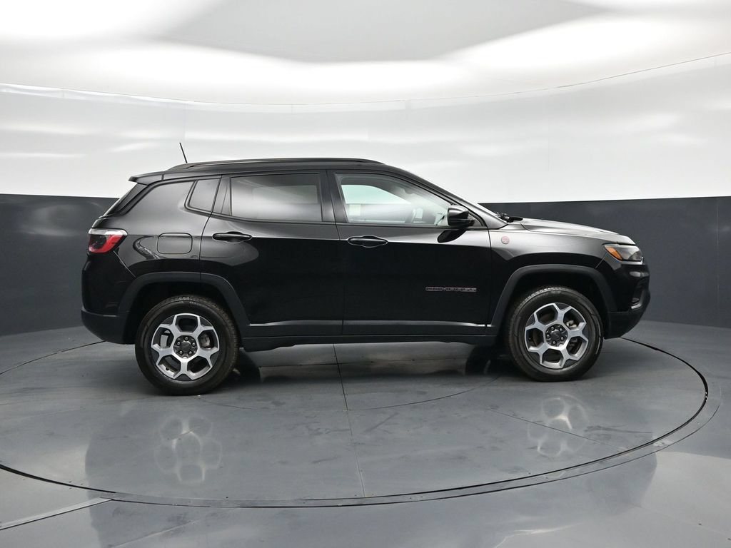 Used 2022 Jeep Compass Trailhawk AWD/4WD image 18