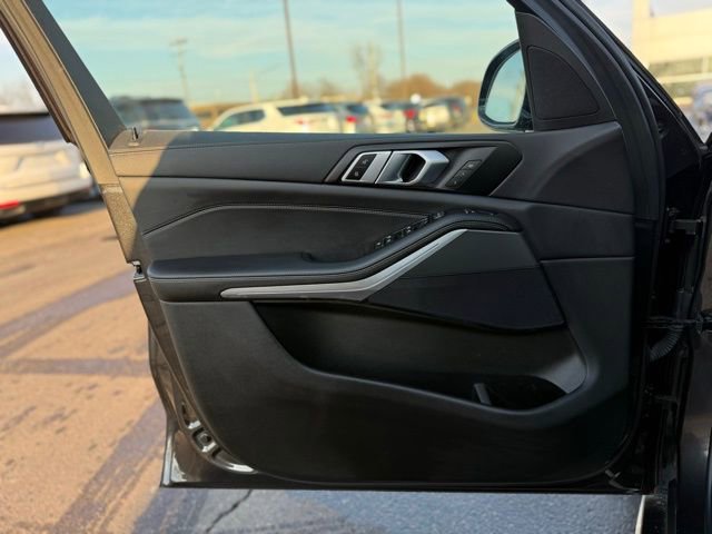 Used 2022 BMW X5 xDrive40i AWD/4WD image 12