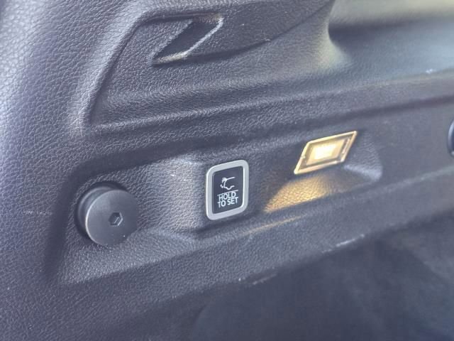 Used 2023 Jeep Grand Cherokee L Limited w/ Luxury Tech Group II image 13