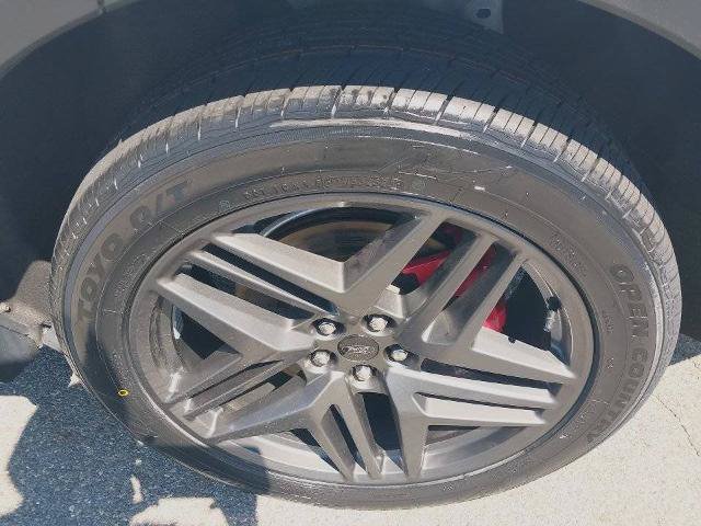 Certified 2025 Ford Explorer ST AWD/4WD image 12