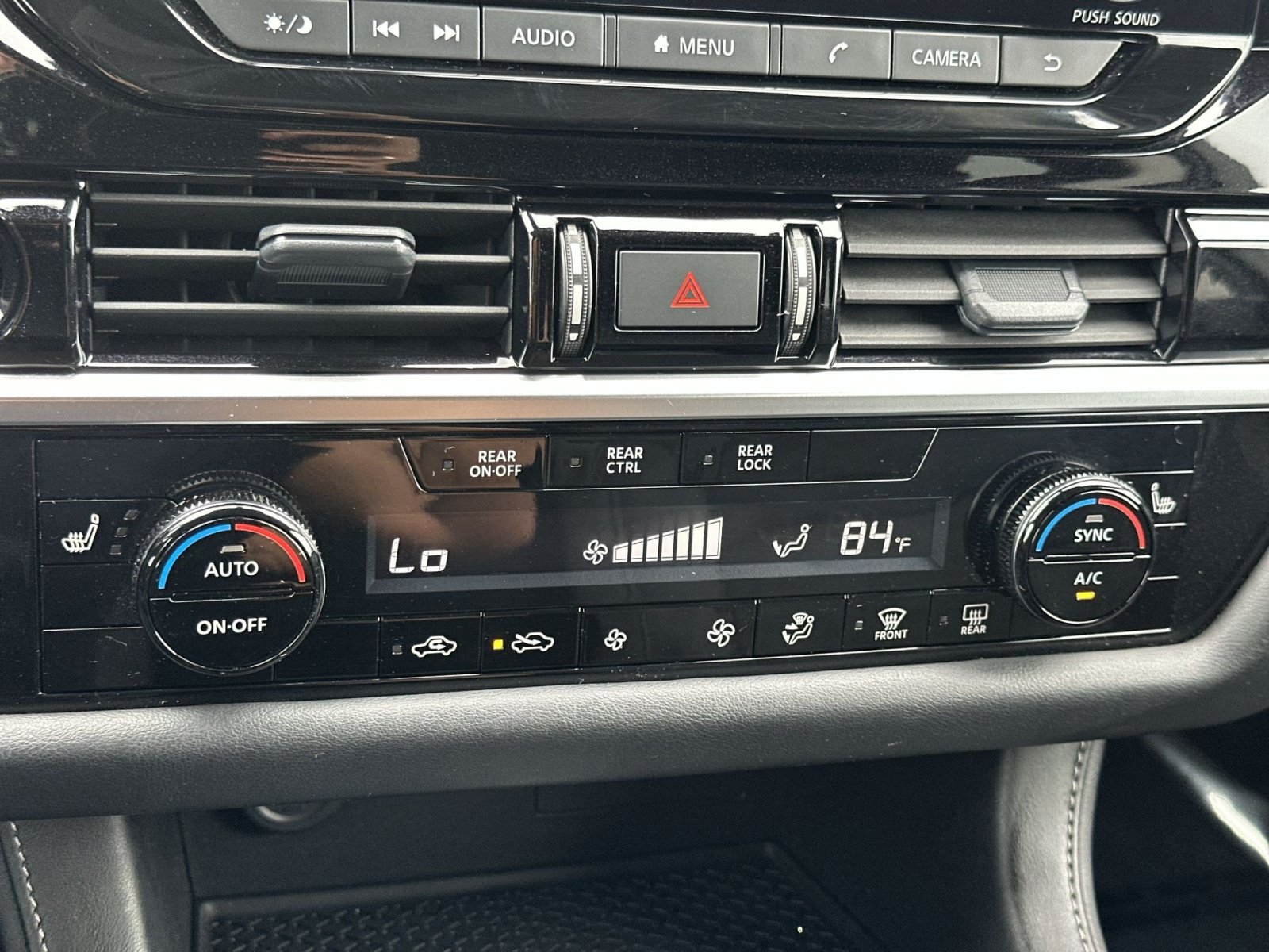 Used 2025 Nissan Pathfinder SV AWD/4WD image 22