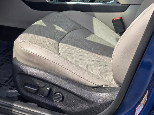 Used 2017 Hyundai Sonata Limited w/ Ultimate Package 04 image 23