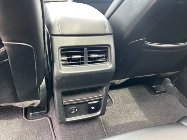 Certified 2022 Ford Edge Titanium AWD/4WD image 30